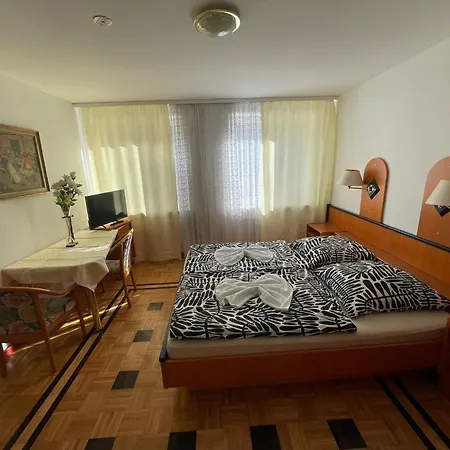 Apartment Doppelbett 12