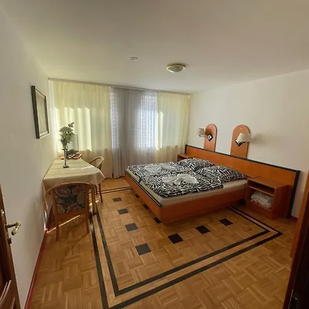 Doppelbett 12 Apartment Nuremberg