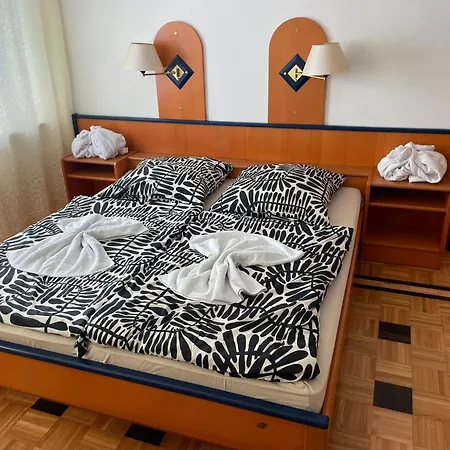 Doppelbett 12