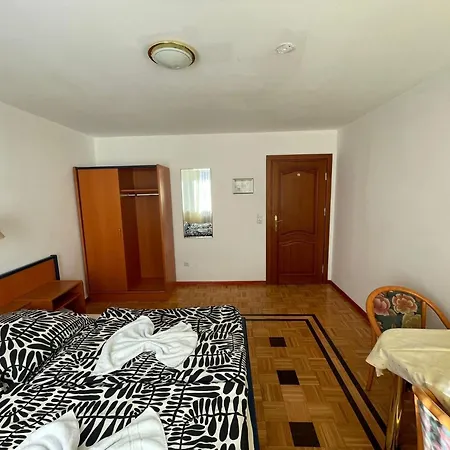Doppelbett Zimmer 12 Apartament *