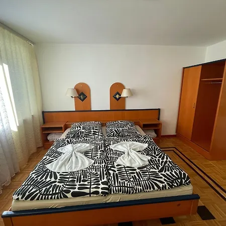 Apartament Doppelbett Zimmer 12