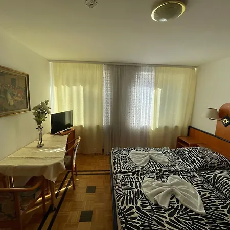 Apartment Doppelbett 12