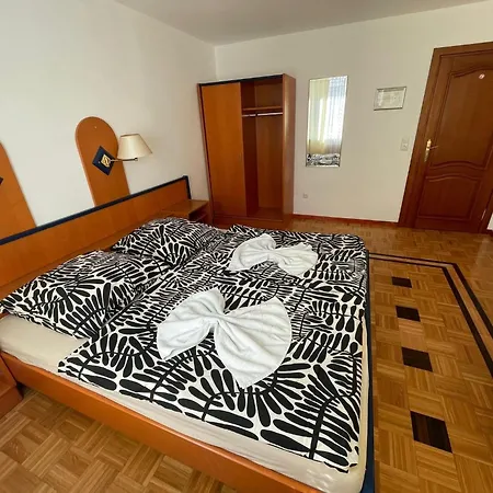 Doppelbett Zimmer 12 Norymberga
